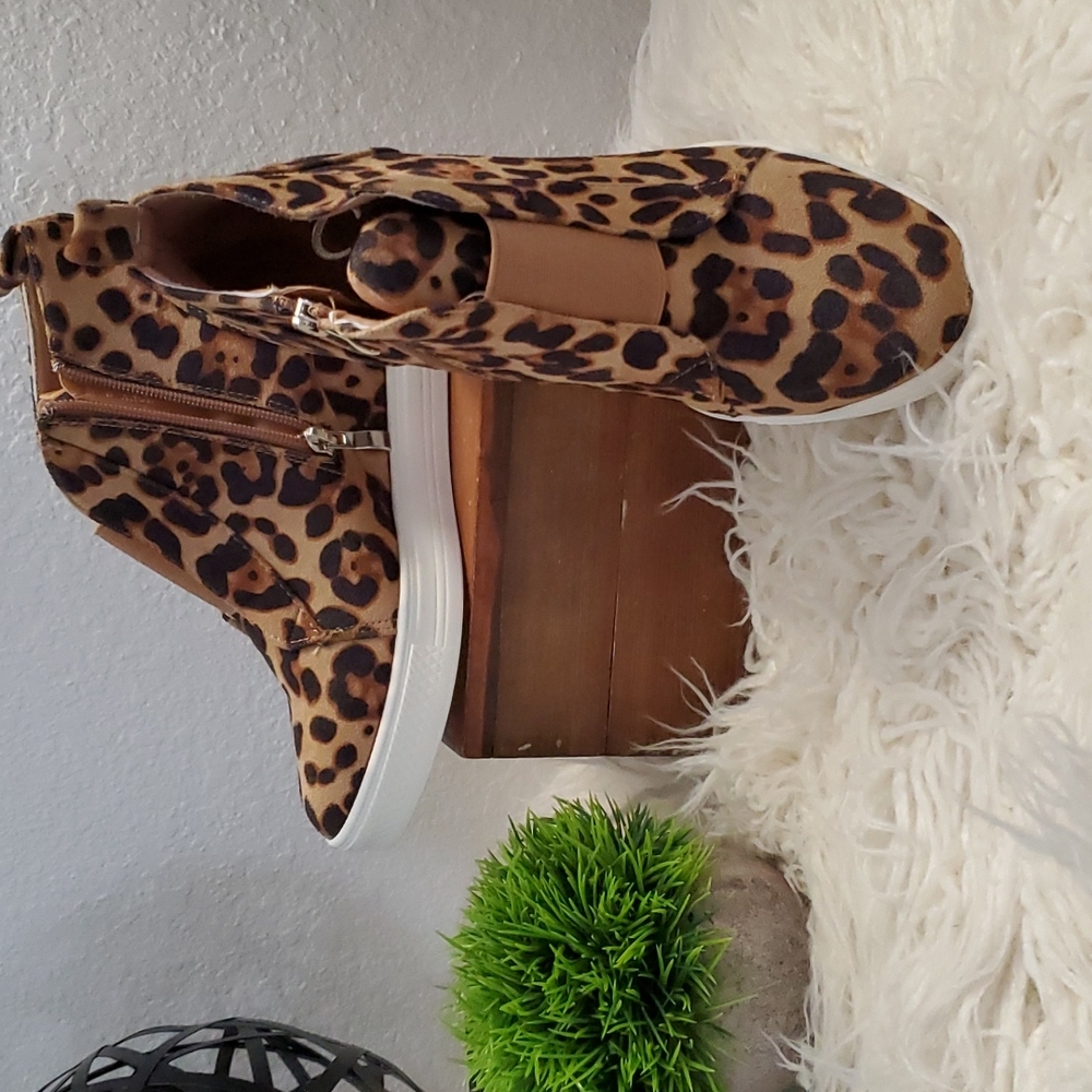 Leopard Print Wedge Sneakers, sz 8